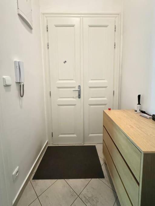 Cozy Karlin Apartment Praha Bagian luar foto